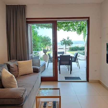 Apartments Villa Oliva Turanj Ngoại thất bức ảnh