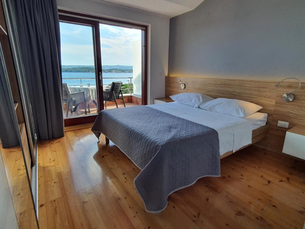 Apartments Villa Oliva Turanj Ngoại thất bức ảnh
