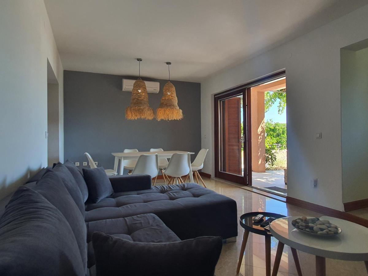 Apartments Villa Oliva Turanj Ngoại thất bức ảnh