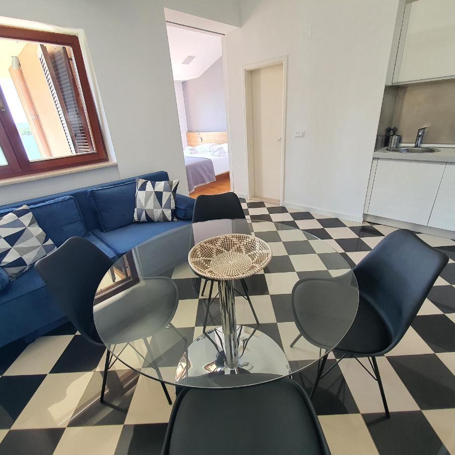 Apartments Villa Oliva Turanj Ngoại thất bức ảnh