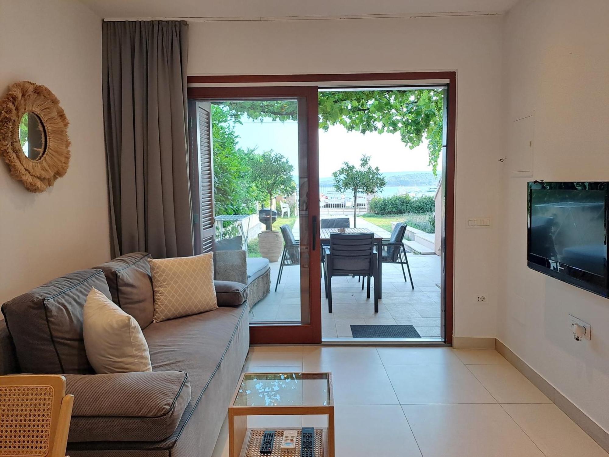 Apartments Villa Oliva Turanj Ngoại thất bức ảnh