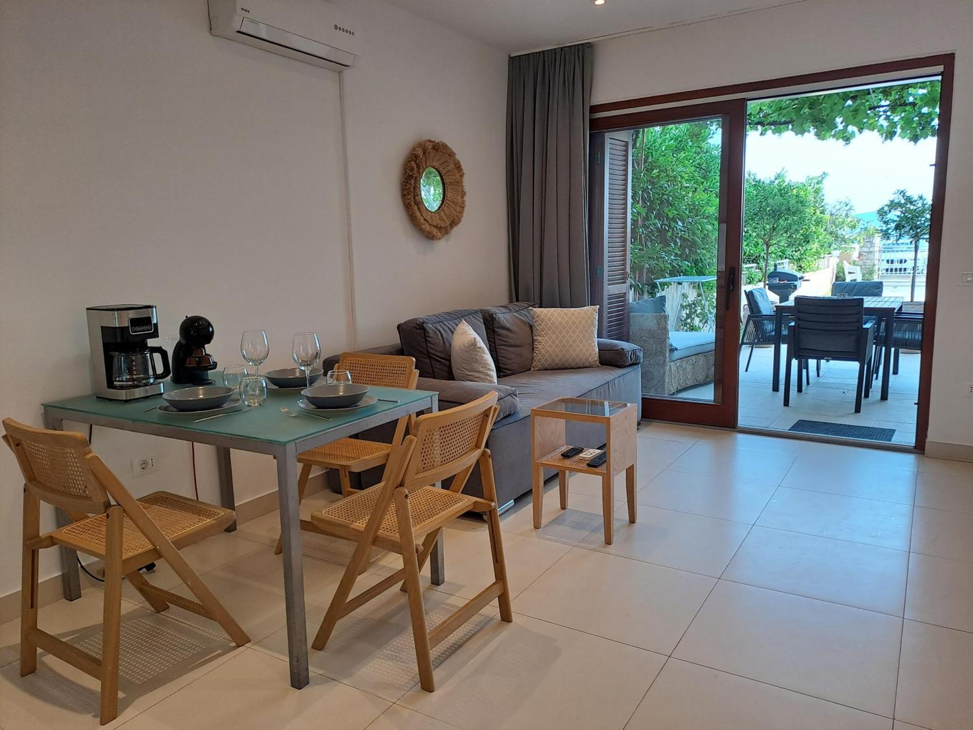 Apartments Villa Oliva Turanj Phòng bức ảnh
