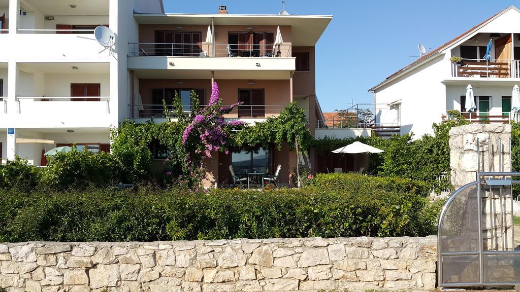 Apartments Villa Oliva Turanj Ngoại thất bức ảnh