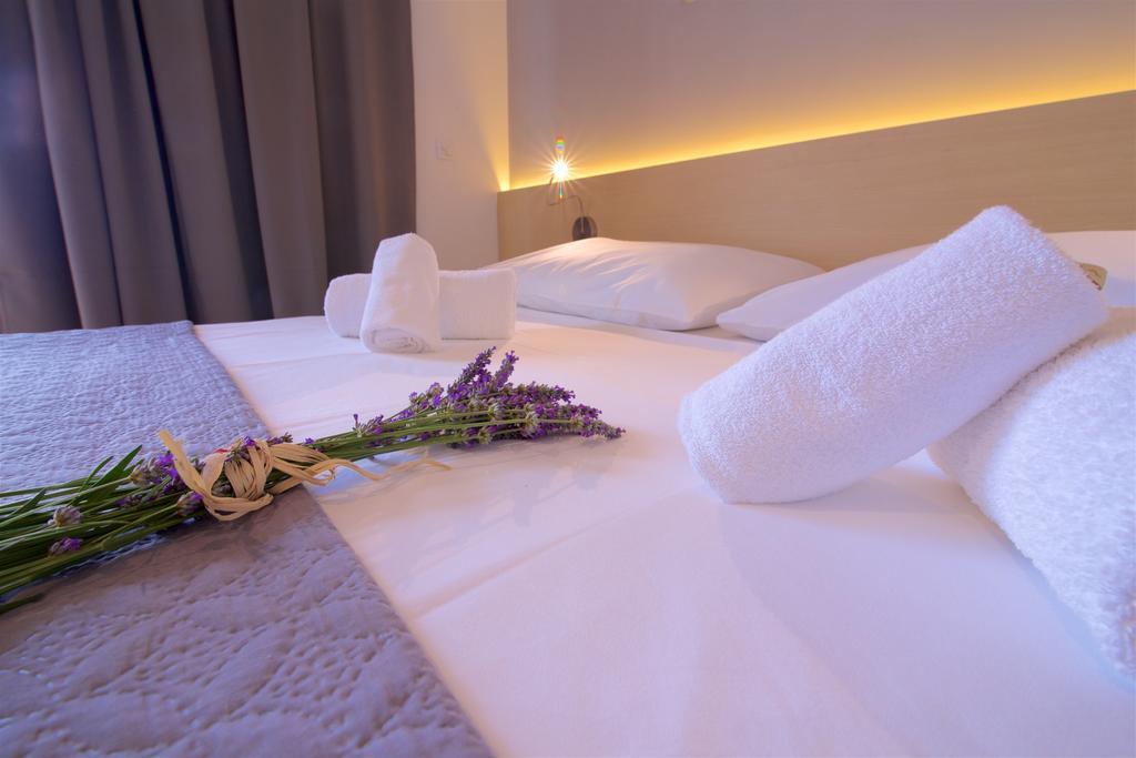 Apartments Villa Oliva Turanj Ngoại thất bức ảnh