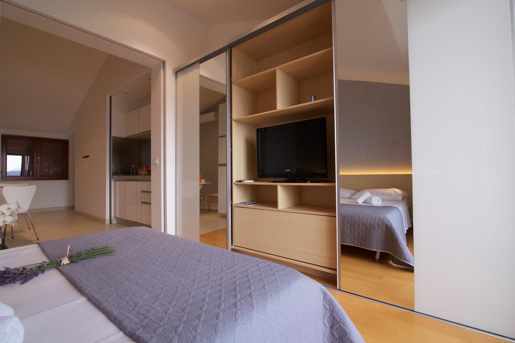 Apartments Villa Oliva Turanj Ngoại thất bức ảnh