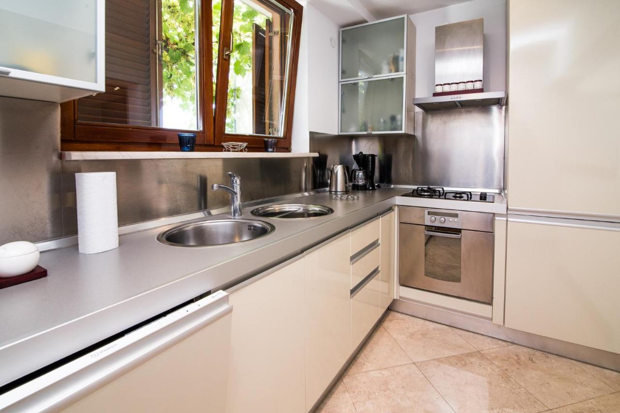 Apartments Villa Oliva Turanj Ngoại thất bức ảnh